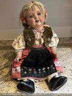 antieke Pop, Ophalen