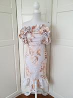 Lipsy witte strapless Bardot floral jurk 38 M (of ruime S), Maat 38/40 (M), Lipsy, Wit, Ophalen of Verzenden