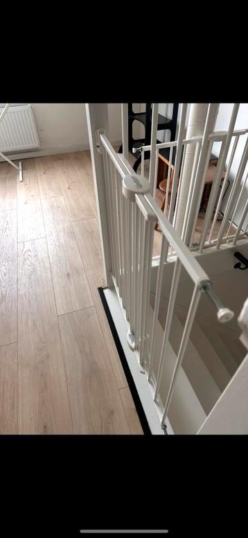 Lindam Traphekje (2x) beschikbaar voor biedingen