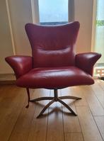 rode leren relaxfauteuil met hocker, Huis en Inrichting, Fauteuils, Ophalen, Minder dan 75 cm, Zo goed als nieuw, Metaal