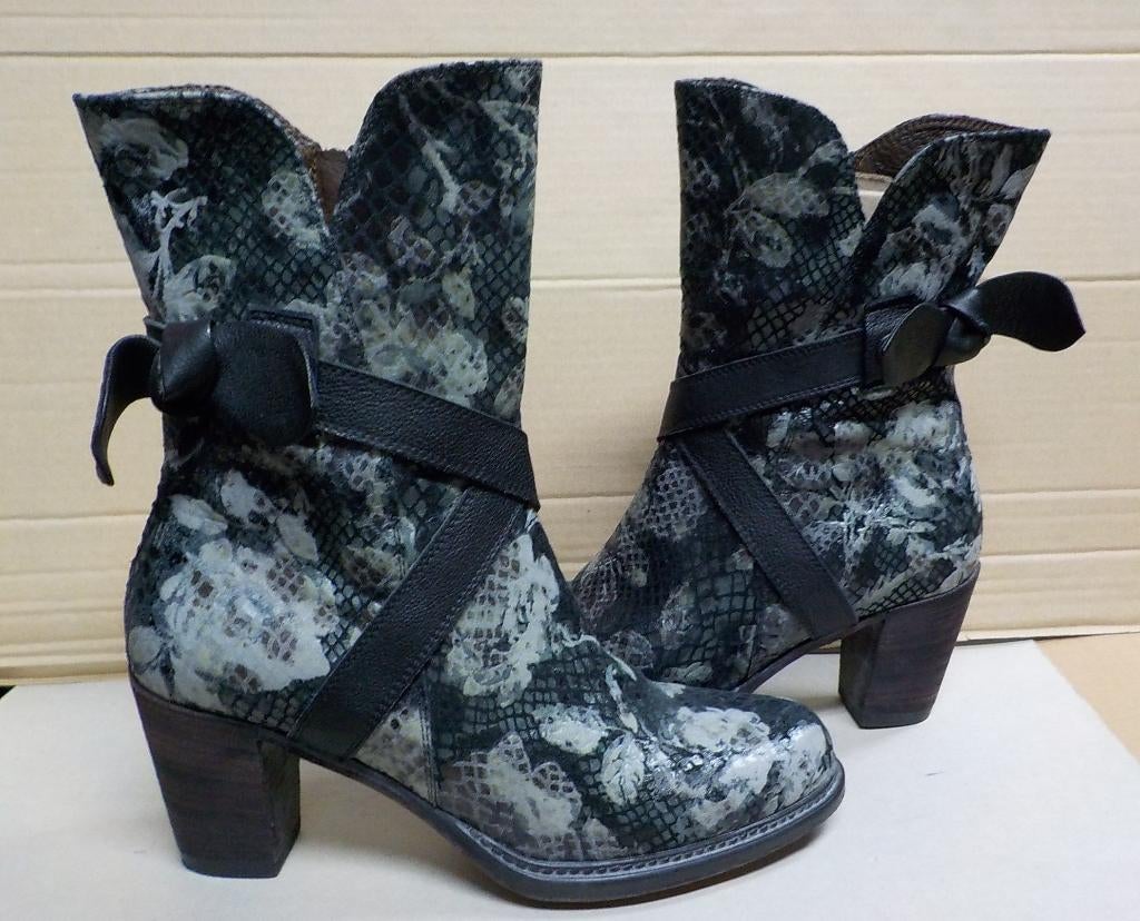 Prachtige laarzen Arriva maat 39, Kleding | Dames, Schoenen, Zwart, Ophalen of Verzenden, Zo goed als nieuw, X