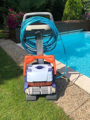 Zwembadrobot dolphin beschikbaar voor biedingen