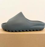 Adidas YEEZY Slide ‘Slate Marine’ - Nieuw - 42, Slippers, Blauw, Nieuw, Ophalen of Verzenden