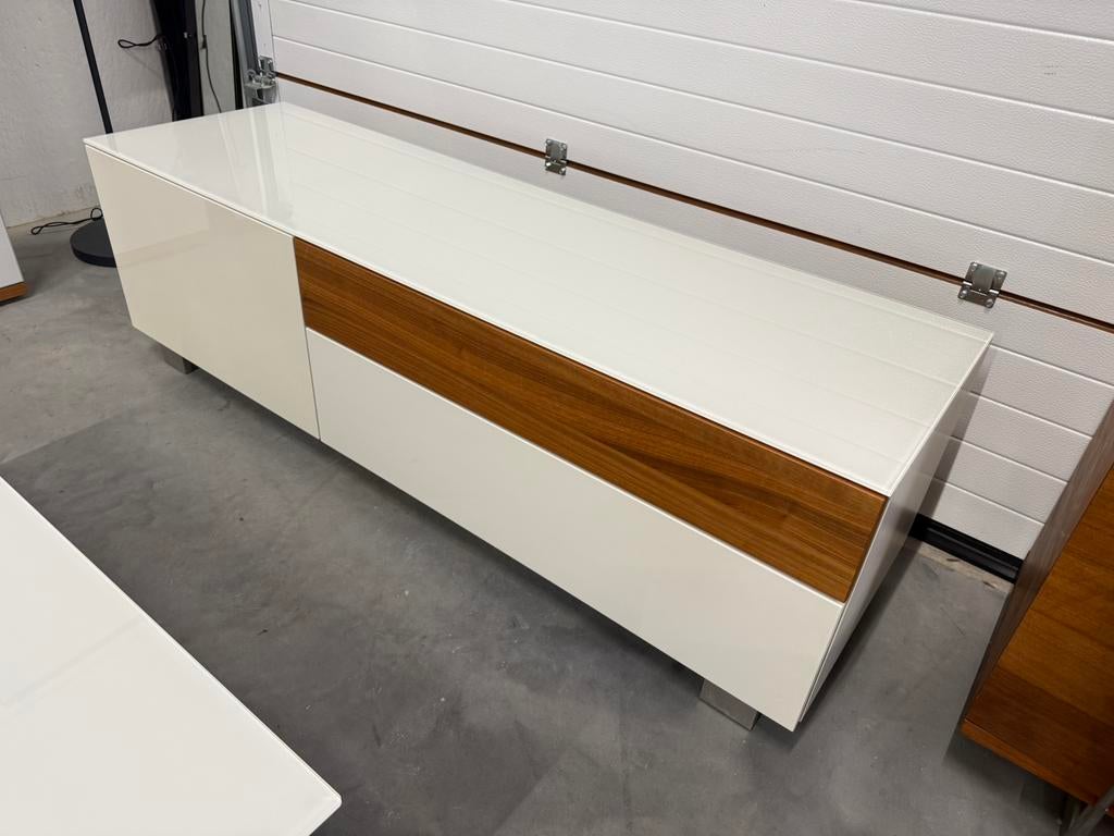 Hulsta Tv meubel noten hout wit Design Kast, Hulsta, Ophalen of Verzenden, Zo goed als nieuw, Minder dan 100 cm