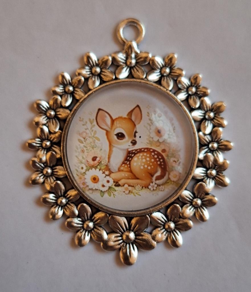 Hertje hert bambi madeliefjes kettinghanger hanger, Overige materialen, Nieuw, Ophalen of Verzenden, Zilver