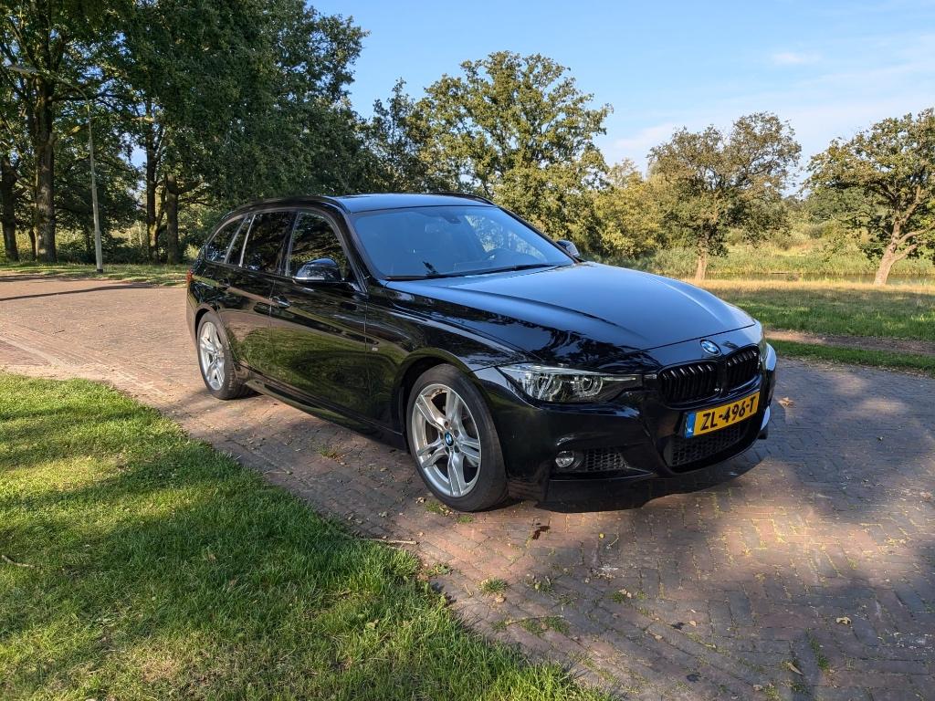 BMW 3-Serie 318i 136pk Aut 2019 Zwart, Auto's, Automaat, Zwart, 1465 kg, Zwart
