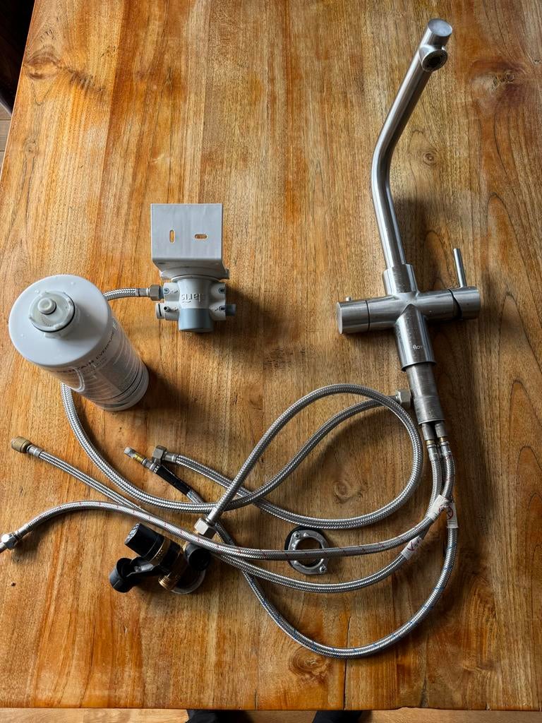 Floww kokendwaterkraan met defecte boiler, Doe-het-zelf en Verbouw, Geisers en Boilers, Ophalen of Verzenden, Gebruikt, Boiler