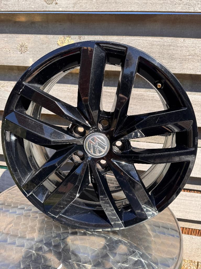 Golf 7 / 7.5 VW Originele 17 inch zwarte R Line velgen (set), Auto-onderdelen, Banden en Velgen, Ophalen, Gebruikt, Velg(en), 17 inch