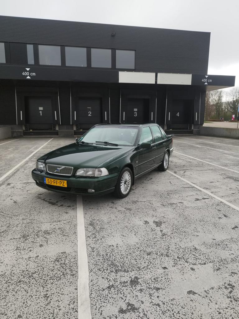 Volvo S70 2.4 140PK AUT 2000 Groen, Beige, Leder en Stof, 75 €/maand, 2435 cc