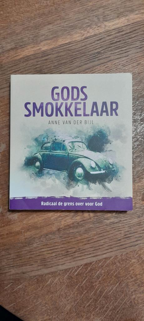 Gods Smokkelaar - Anne van der Bijl, Boeken, Godsdienst en Theologie, Nieuw, Ophalen of Verzenden