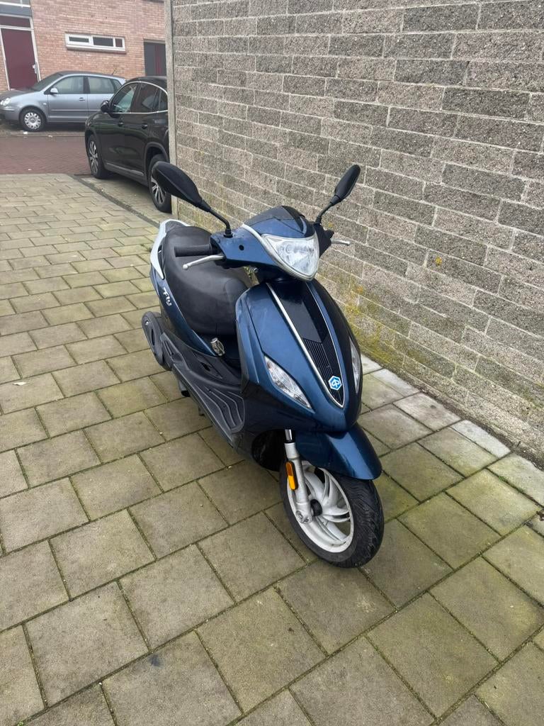 Piaggio fly 2017, Ophalen, Zo goed als nieuw, Benzine, Fly