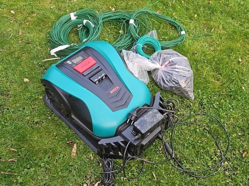 Bosch Indego 400 Robotmaaier + laadstation + perimeterdraad, Tuin en Terras, Robotmaaiers, Ophalen, Gebruikt, Minder dan 20 cm