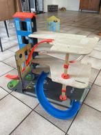 Grote houten speelgarage / parkeergarage, Ophalen of Verzenden, Gebruikt, Overige typen