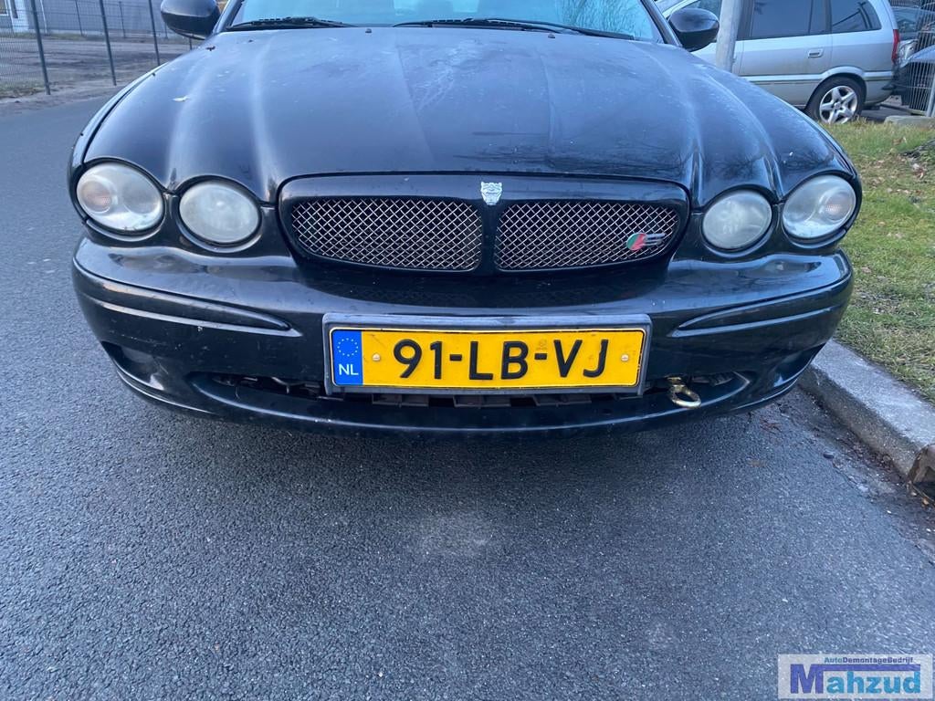 JAGUAR X-TYPE X400 zwart PED voorbumper 2001-2009, Gebruikt, Abbey Road, Whitley 1
CV3 4LF  Coventry, Jaguar, Bumper