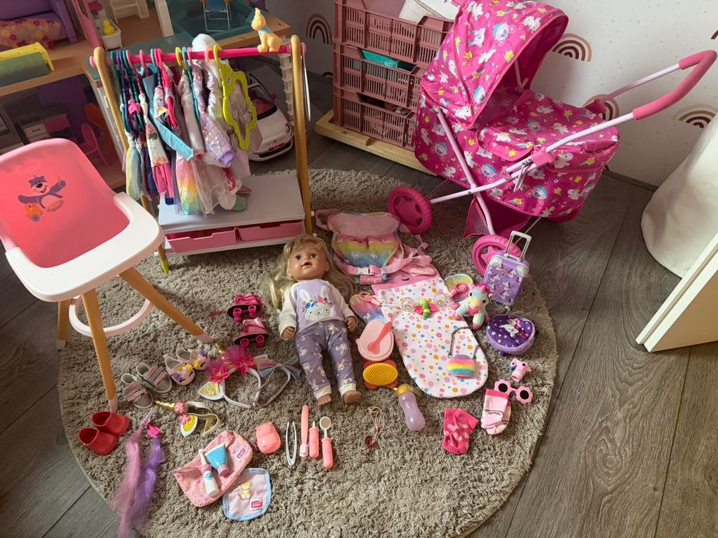 Baby Born big sister poppenwagen poppenstoeltje kleding e.d., Kinderen en Baby's, Speelgoed | Poppenhuizen, Zo goed als nieuw