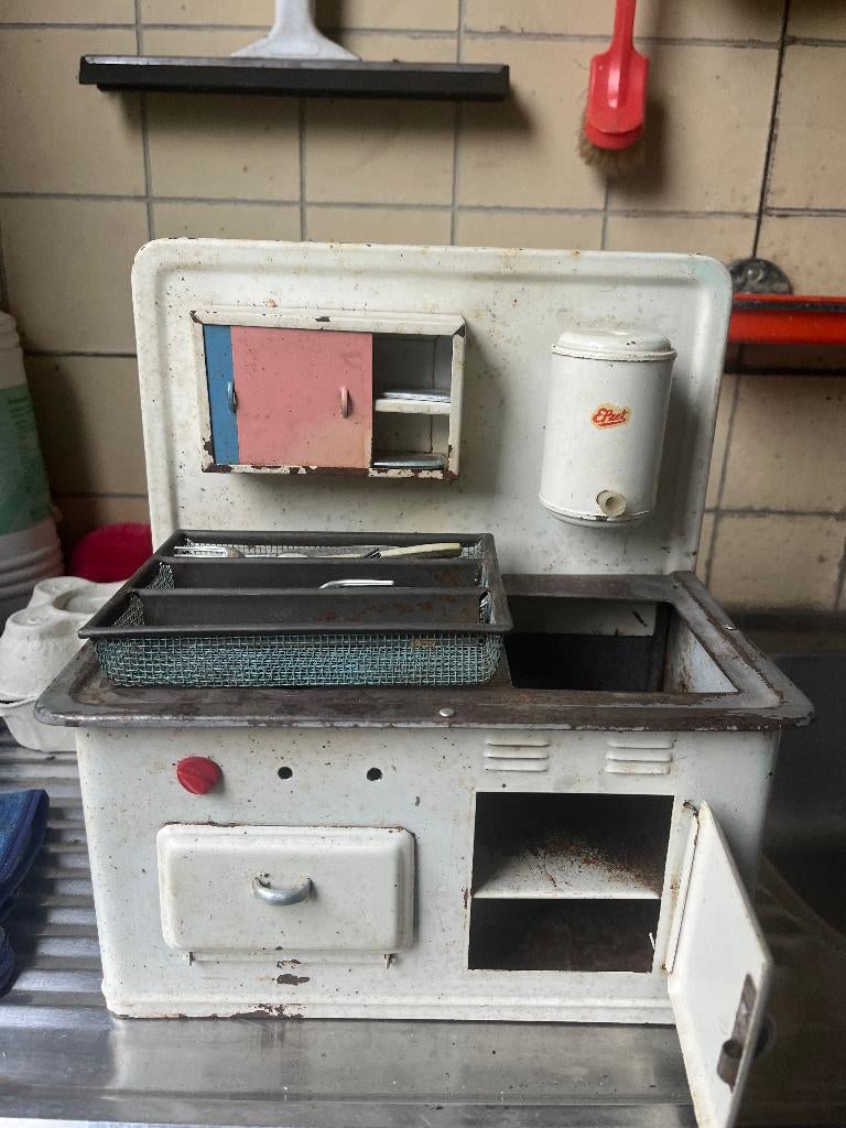 klein speelgoed keukentje van blik oud, Ophalen of Verzenden