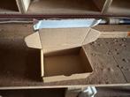 40x Klein verzenddoos 140x101x43mm Doos. Zelfsluitend., Nieuw, Ophalen of Verzenden, Doos, Doos