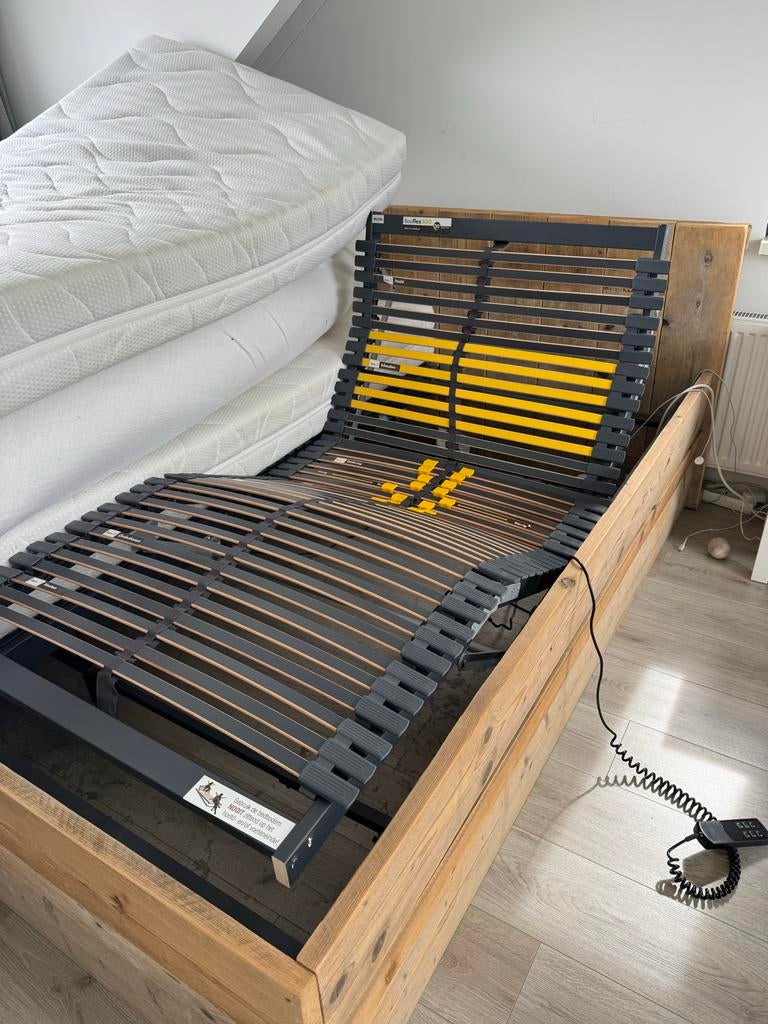 2x Lattenbodem 90x200 (1 elektrisch, 1 vlak) Bossflex600, Ophalen, Gebruikt, 90 cm, Eenpersoons