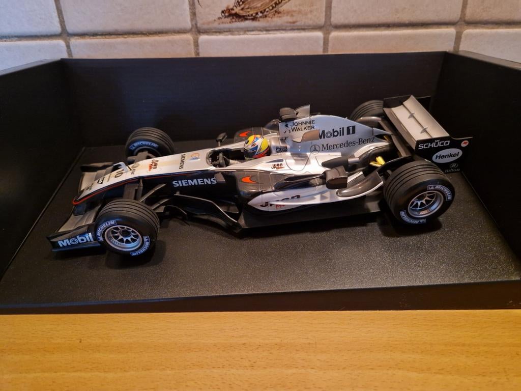 F1 mclaren mercedes mp4/20 Juan pablo Montoya 2005, Hobby en Vrije tijd, Modelauto's | 1:18, Zo goed als nieuw, Auto, MiniChamps