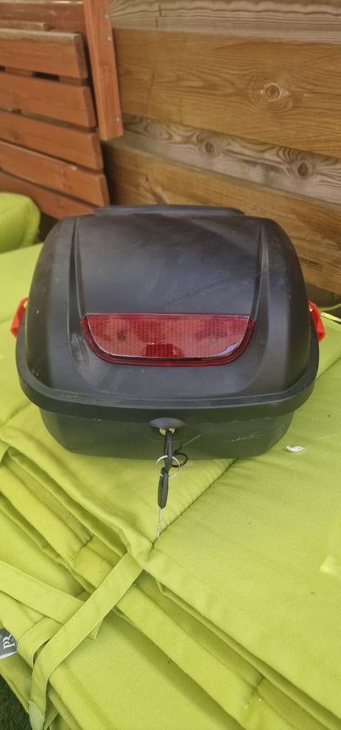 Zwarte topkoffer met sleutel, Motoren, Accessoires | Koffers en Tassen, Ophalen of Verzenden, Nieuw