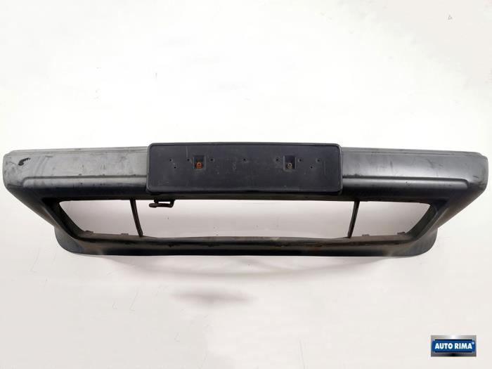 Voorbumper van een Volvo 4-Serie, Auto-onderdelen, Carrosserie en Plaatwerk, Gebruikt, -, -, Ophalen of Verzenden