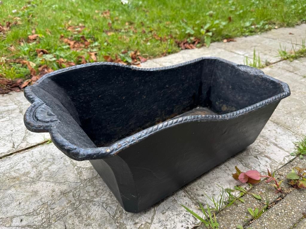 Antieke Smeedijzeren Trog 60x28x24cm, Ophalen of Verzenden