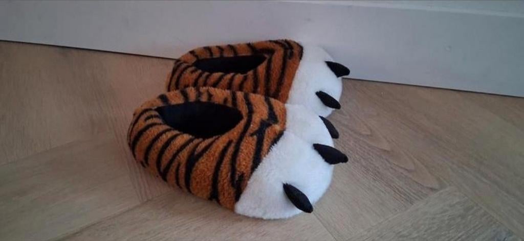 Tijger pantoffels, Kinderen en Baby's, Carnavalskleding en Verkleedspullen, Ophalen of Verzenden, 122 t/m 128, Jongen of Meisje