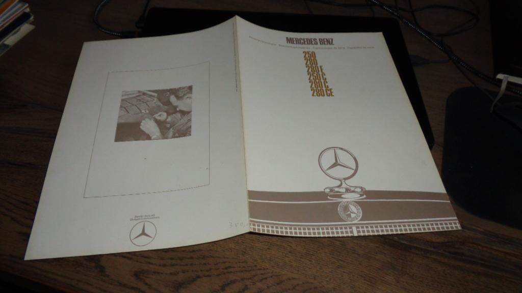 ZELDZAME Folder MERCEDES 114-115 , STANDAARD BEKLEDING 7-72, Verzenden, Zo goed als nieuw, Mercedes