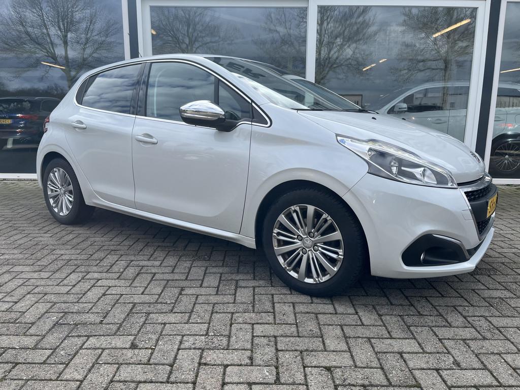 Peugeot 208 1.2 PureTech Allure Parelmoer / Nav / Lmv / Crui, Auto's, Voorwielaandrijving, Gebruikt, 1199 cc, 82 pk