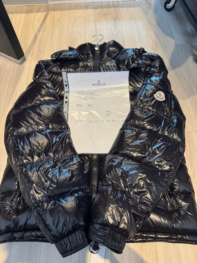 Moncler Maya donsjack - Zwart, Ophalen of Verzenden, Zo goed als nieuw, Maat 52/54 (L), Zwart