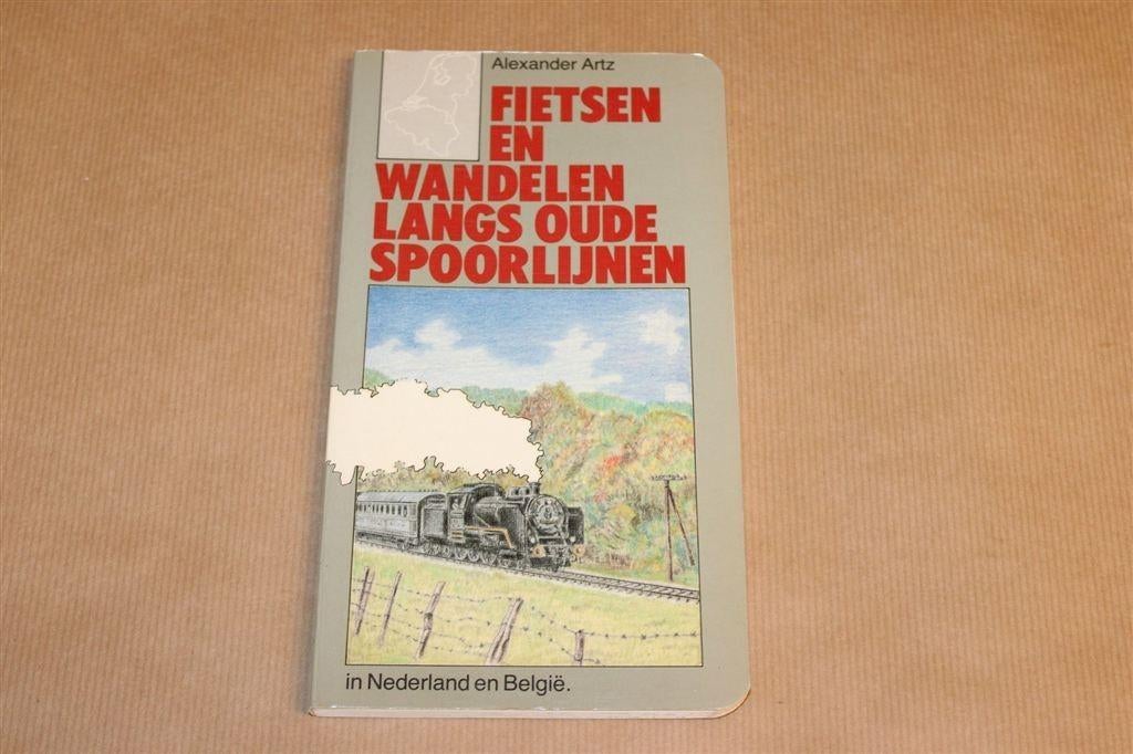 Fietsen En Wandelen Langs Oude Spoorlijnen NL België, Boeken, Europa, Ophalen of Verzenden, Reisgids of -boek, Gelezen