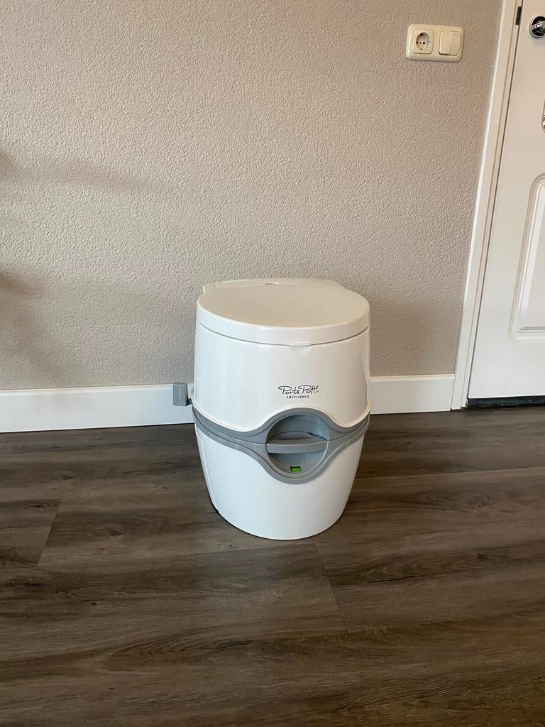 Portable toilet, Caravans en Kamperen, Kampeeraccessoires, Ophalen of Verzenden, Zo goed als nieuw