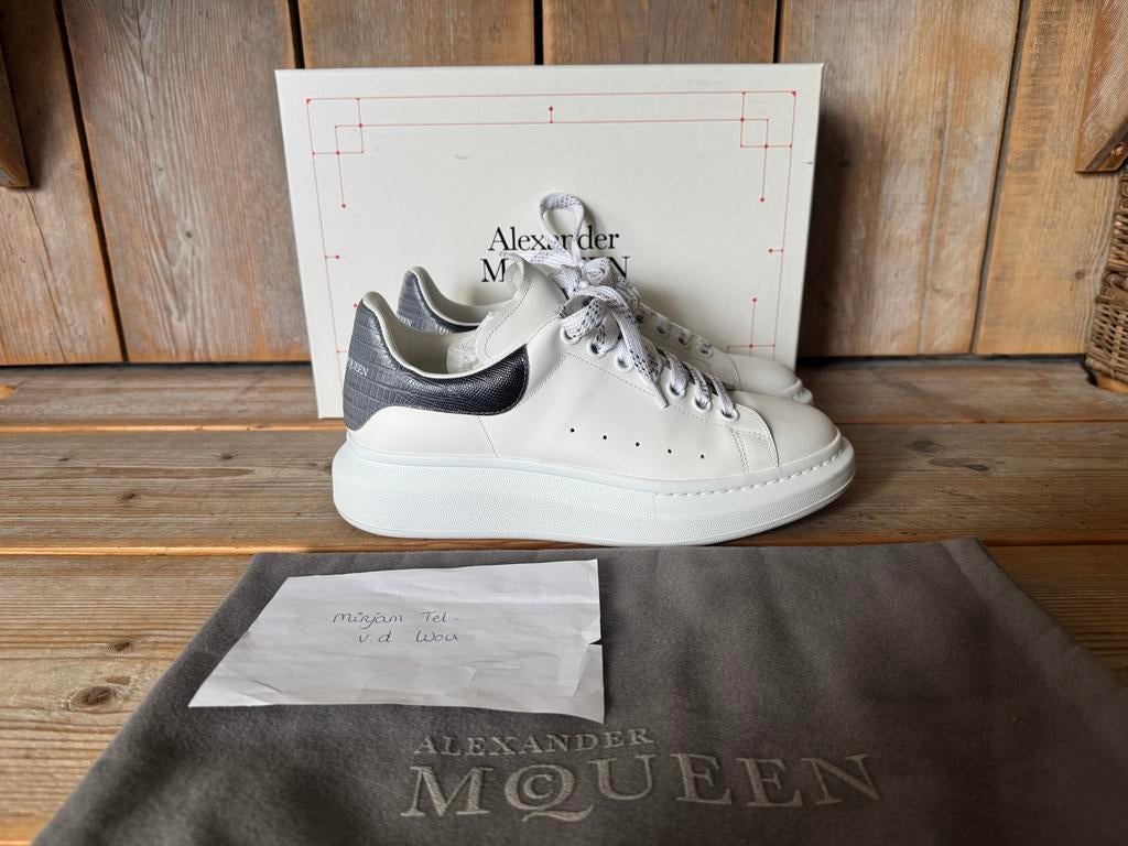 Alexander McQueen Sneakers 40, Wit, Ophalen of Verzenden, Sneakers of Gympen, Zo goed als nieuw