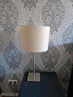 Ikea tafellampen 2 stuks met metalen voet, kap wit/crème, Ophalen, Gebruikt, 50 tot 75 cm, Stof