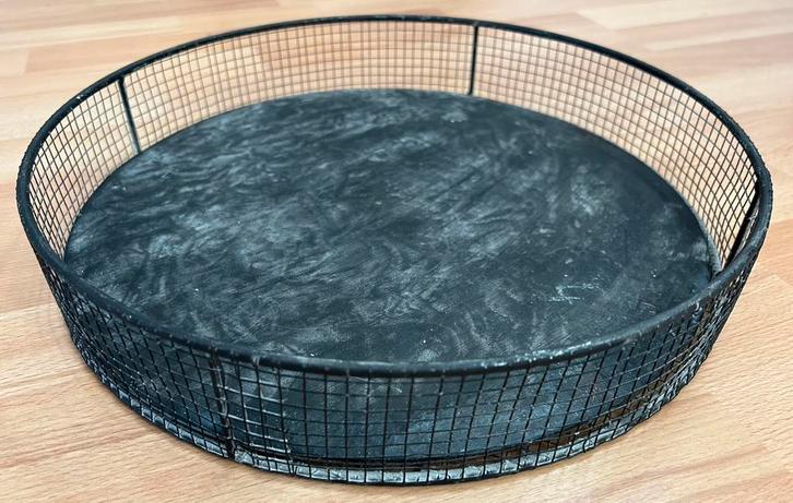 Metalen gaasmand met plateau voor kaarsen, Huis en Inrichting, Woonaccessoires | Dienbladen, Gebruikt, Metaal, Rond, Ophalen of Verzenden