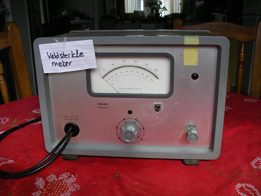 Te koop veldsterkte meter Philips, Ophalen of Verzenden, Gebruikt, Zender en Ontvanger