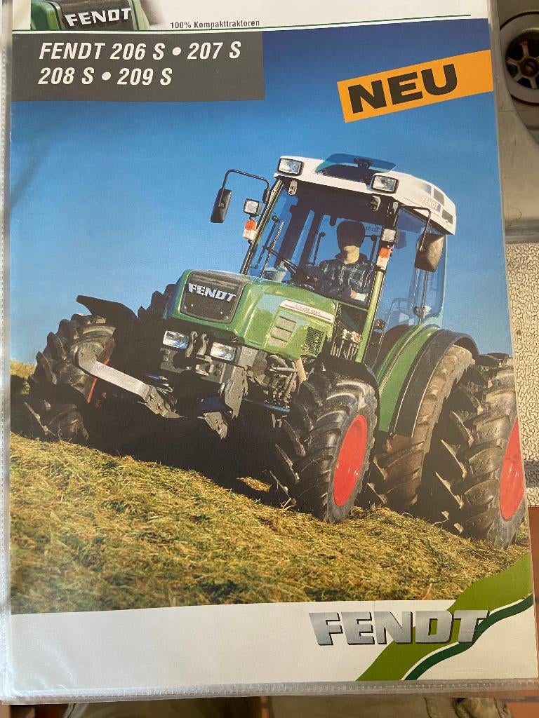 Tractrfolders, Ophalen of Verzenden, Zo goed als nieuw, Folder