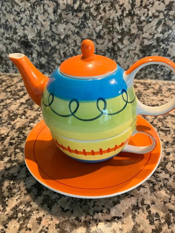 Theepot met kop., Huis en Inrichting, Keuken | Servies, Zo goed als nieuw, Overige typen, Overige stijlen, Keramiek, Ophalen of Verzenden