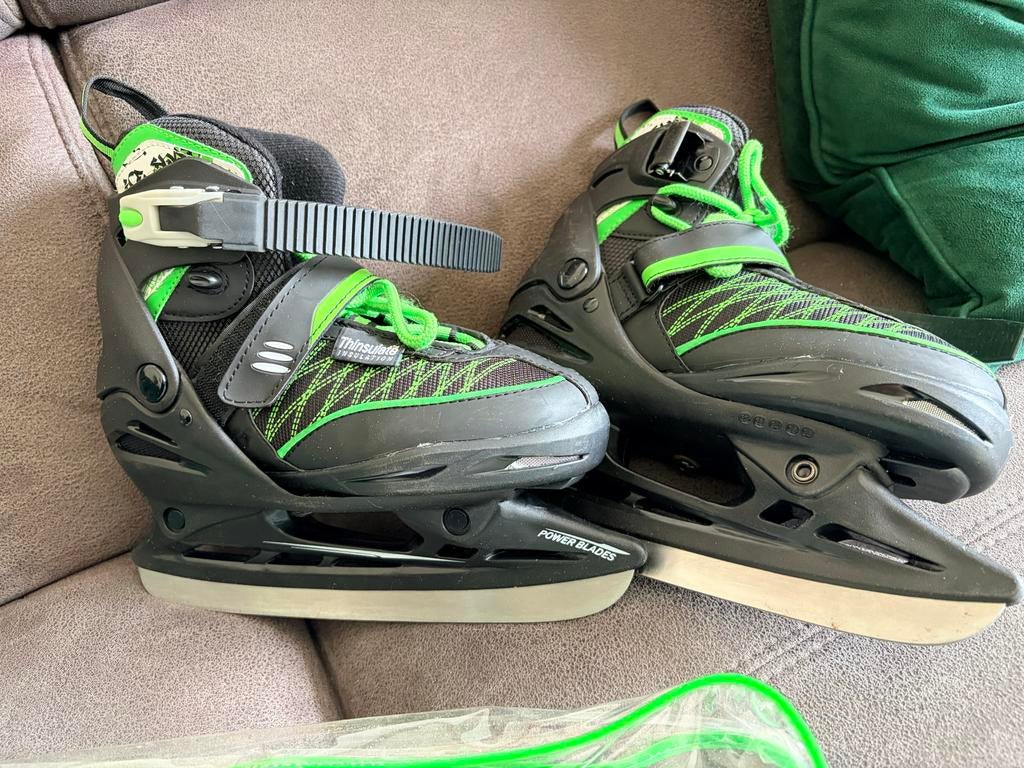 Verstelbare Kinderschaatsen Maat 32-36 - Zo goed als nieuw, Sport en Fitness, Schaatsen, Ophalen of Verzenden, Zo goed als nieuw