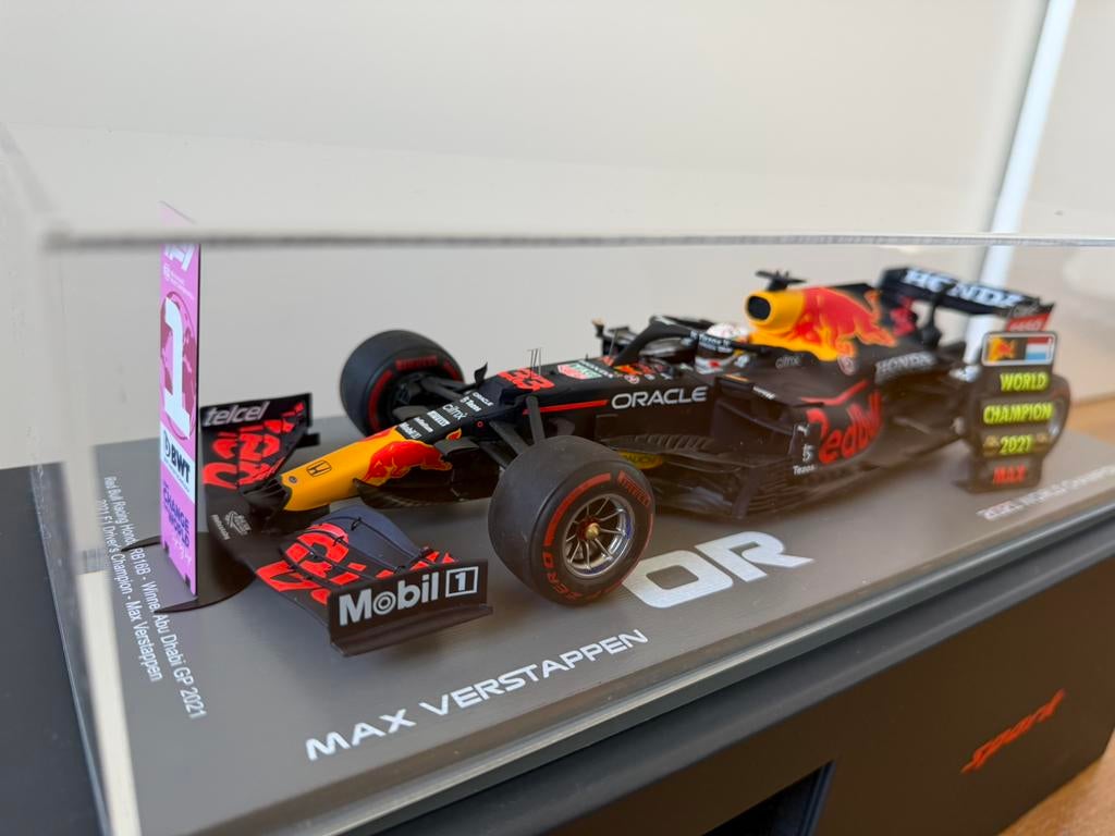 Max Verstappen 1:18 Abu Dhabi (World Champion) 2021 (Spark), Ophalen of Verzenden, Zo goed als nieuw, Auto, Overige merken