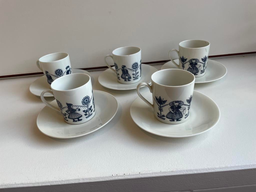 Vintage  5 klederdracht kop&schotels, Ophalen of Verzenden, Porselein, Overige stijlen, Kop(pen) en/of Schotel(s)