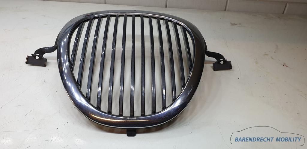 Jaguar S-Type II 2 X200 radiateur grille XR83-8A133-AA XR83-, Gebruikt, Abbey Road, Whitley 1
CV3 4LF  Coventry, Jaguar, Jaguar Land Rover Limited