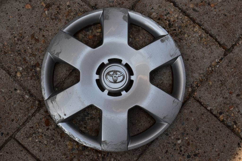 1 losse originele wieldop Toyota Aygo 14 inch (Model 1), Ophalen of Verzenden, Gebruikt