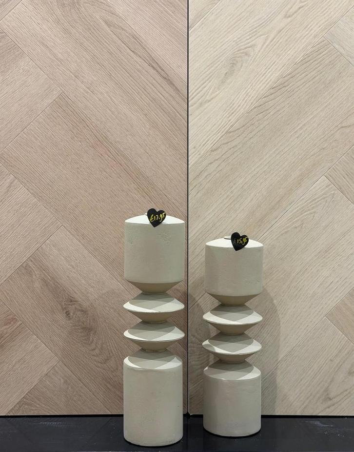 Japandi Kandelaars Beige - Vloerenplaza Enschede, Huis en Inrichting, Woonaccessoires | Kandelaars en Kaarsen, Nieuw, Kandelaar