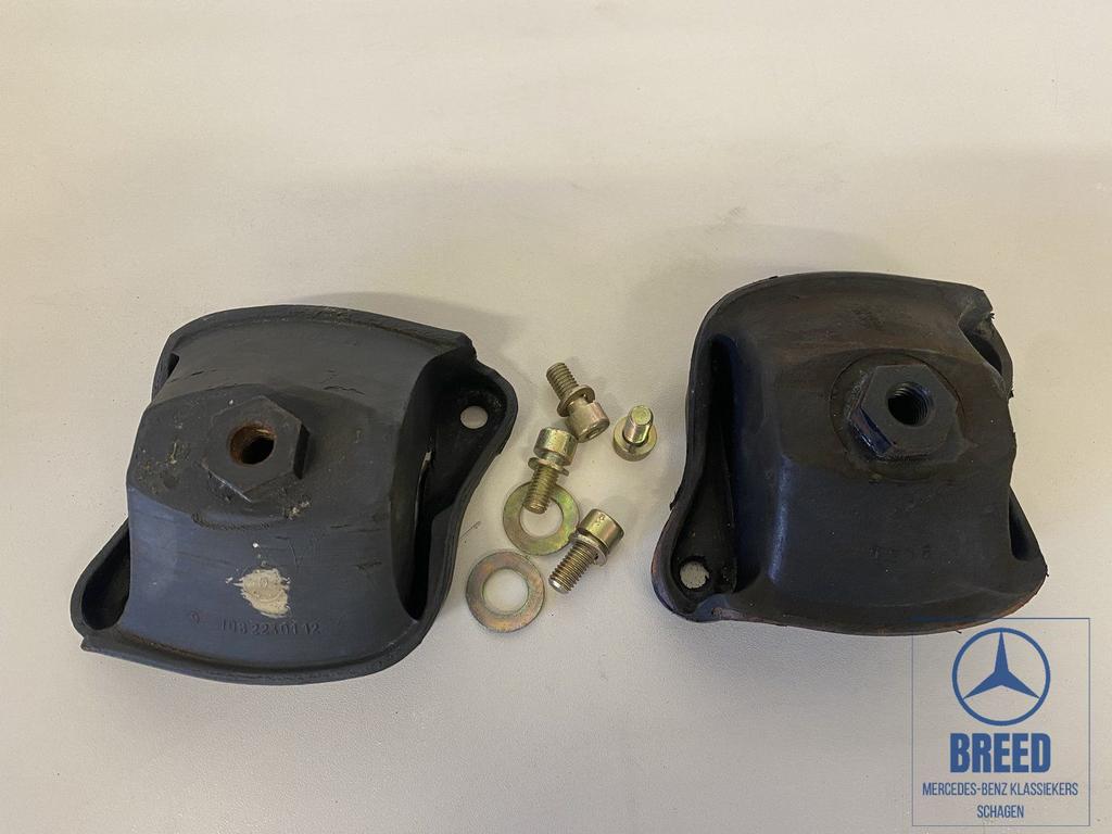 NOS motorsteunenset voor Mercedes-Benz W108 W109 W111, -, Nieuw, Ophalen of Verzenden, -