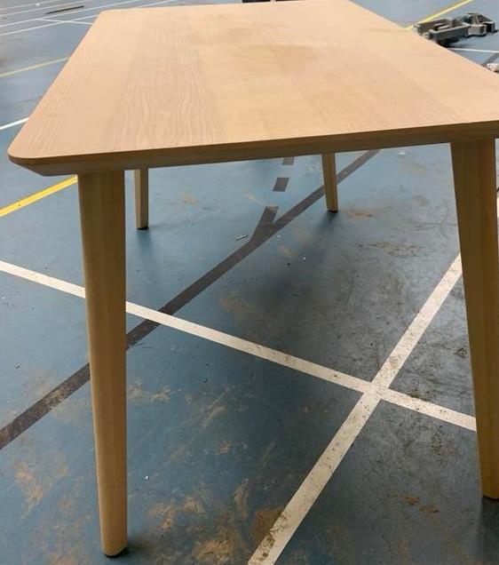 Ikea lisabo essenfineer 140x78 cm tafel hout en licht, Huis en Inrichting, Ophalen, Zo goed als nieuw