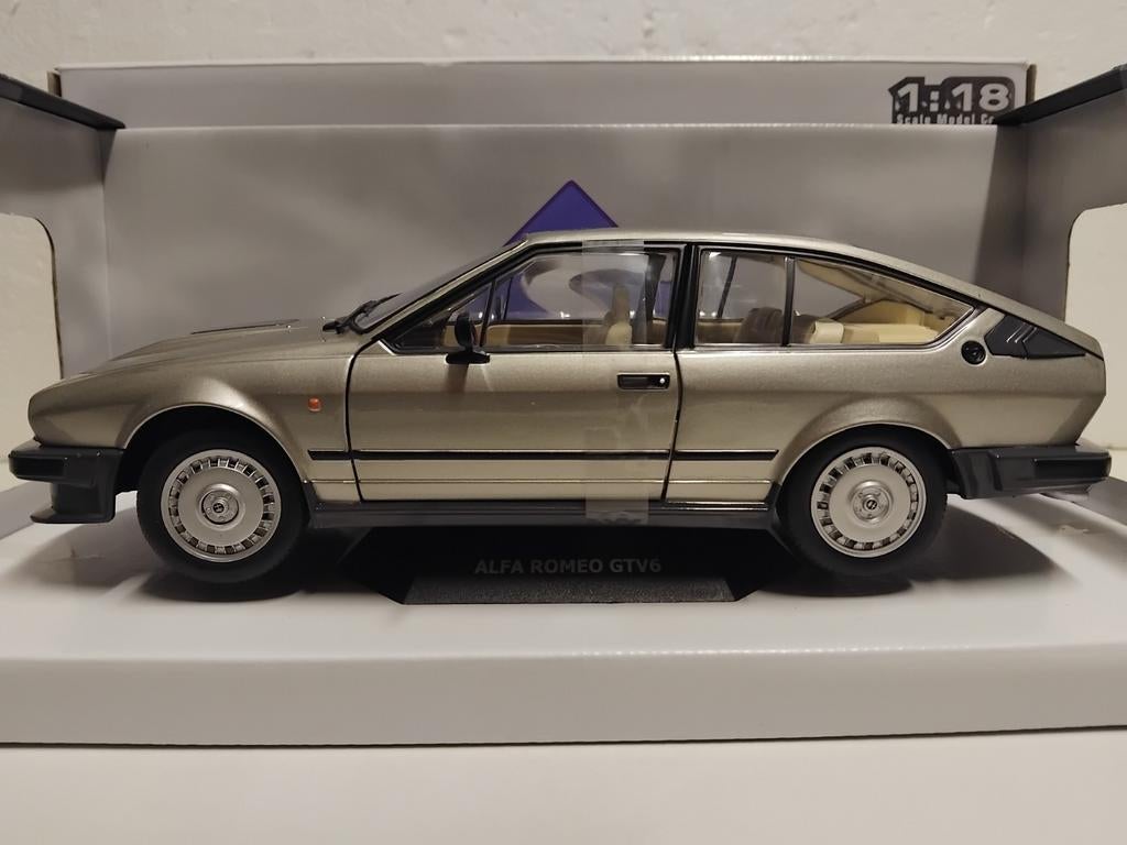 Alfa Romeo GTV 6 Coupe brons 1984 Solid metal 1:18 KRD, Ophalen of Verzenden, Zo goed als nieuw, Auto, Overige merken
