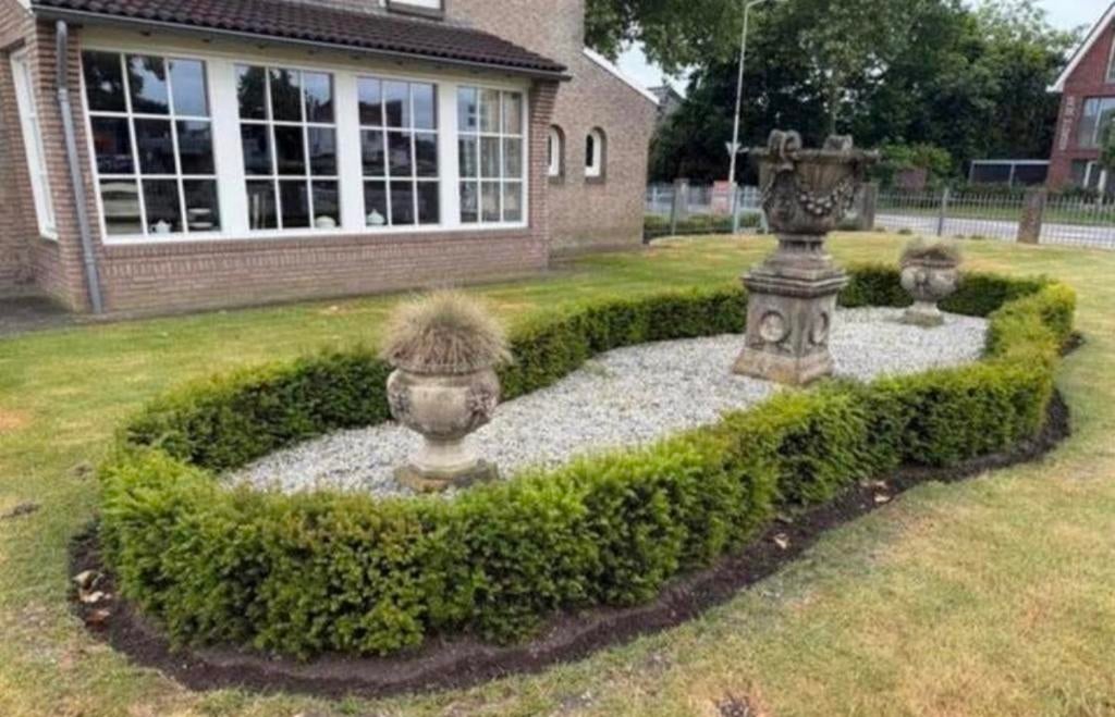 Set van 3 klassieke tuinvazen van beton, Ophalen, Gebruikt