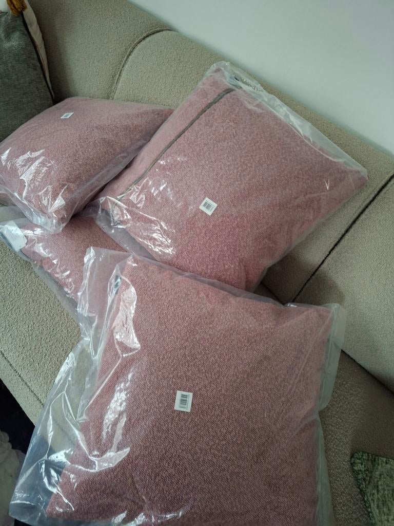 4 nieuwe riverdale kussens, Huis en Inrichting, Ophalen, Nieuw, Wit, Vierkant