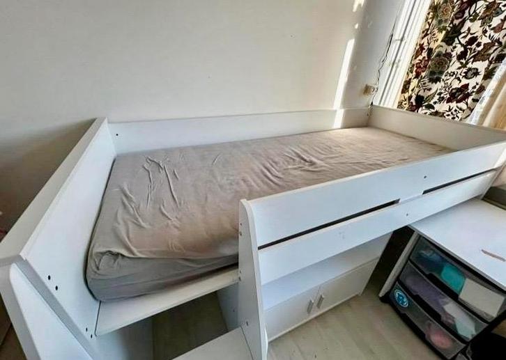 Hoogslaper met bureau en opbergruimte - Wit, Kinderen en Baby's, Kinderkamer | Stapelbedden en Hoogslapers, Gebruikt, Hoogslaper